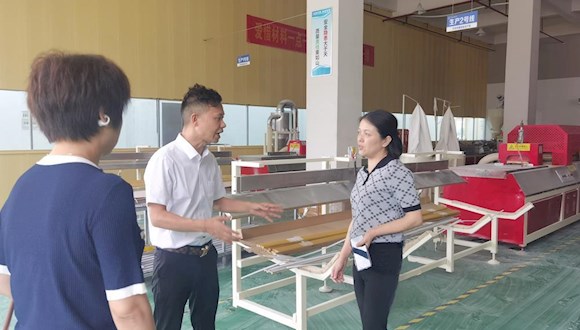 市贸促会走访调研企业